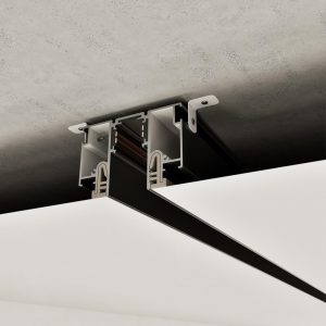 135326 NT25 000 черный Шинопровод для монтажа в натяжной потолок 2м (CLAMP) IP20 48V FLUM